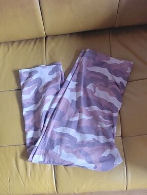 Women's Pink Camo Leggings - Soft Stretch Fit